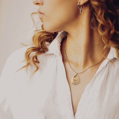 Gravierte Tropfenkette